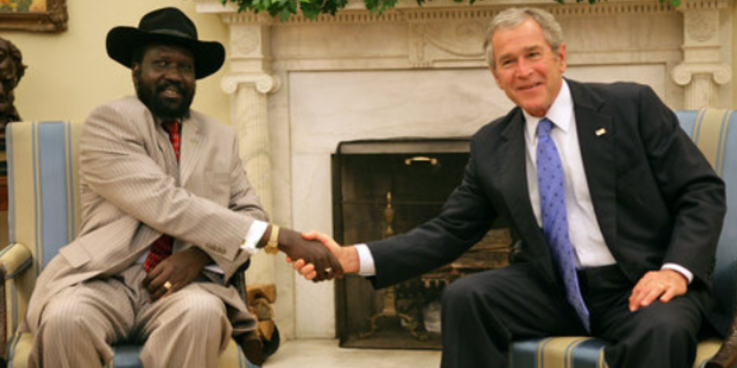 6 journalister filmede præsident, der tissede i bukserne: Nu er de anholdt