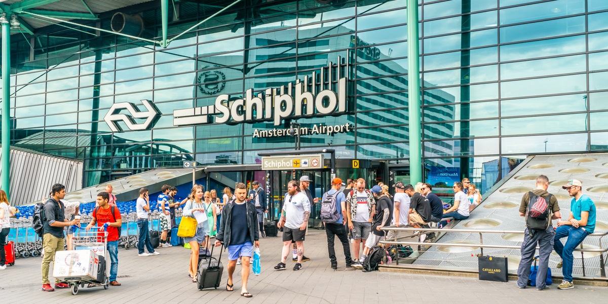 Det er en af Europas bedste lufthavne: Nu er det forvandlet til ét stort kaos
