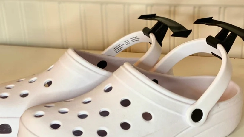 Nu kan du ‘pimpe’ dine crocs med en flammende udstødning
