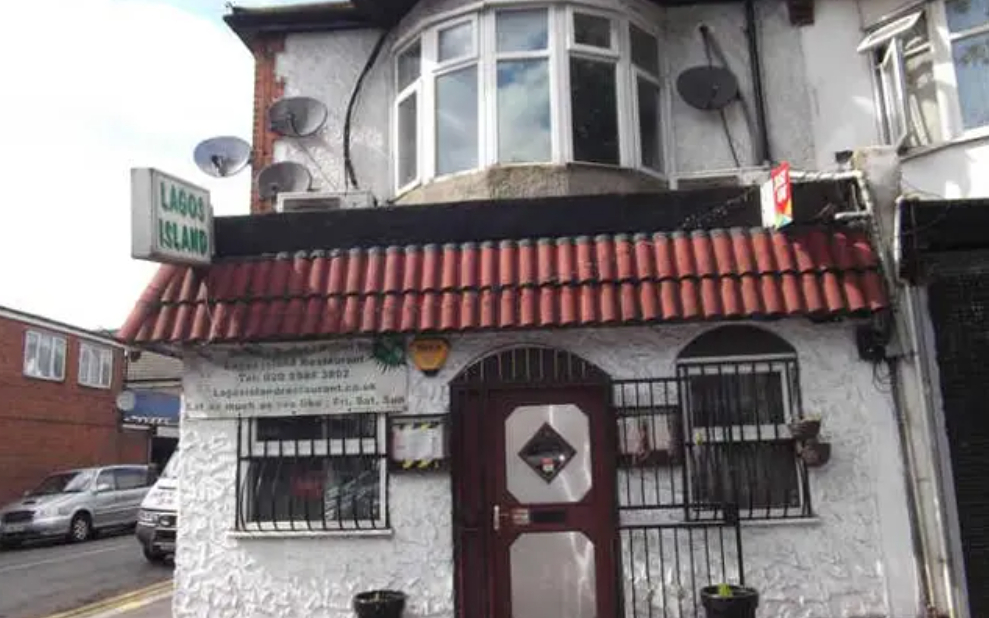 Restaurantejer påstod at muggen kylling var kogt krabbekød: Nu er dommen faldet