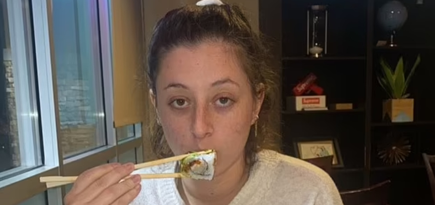 Danielle proppede sig med sushi: Vågnede op dagen efter med voldsomme mavesmerter