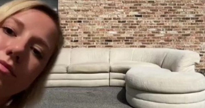 Kvinde solgte sofa billigt på Facebook: Fik et chok da hun opdagede værdien af den