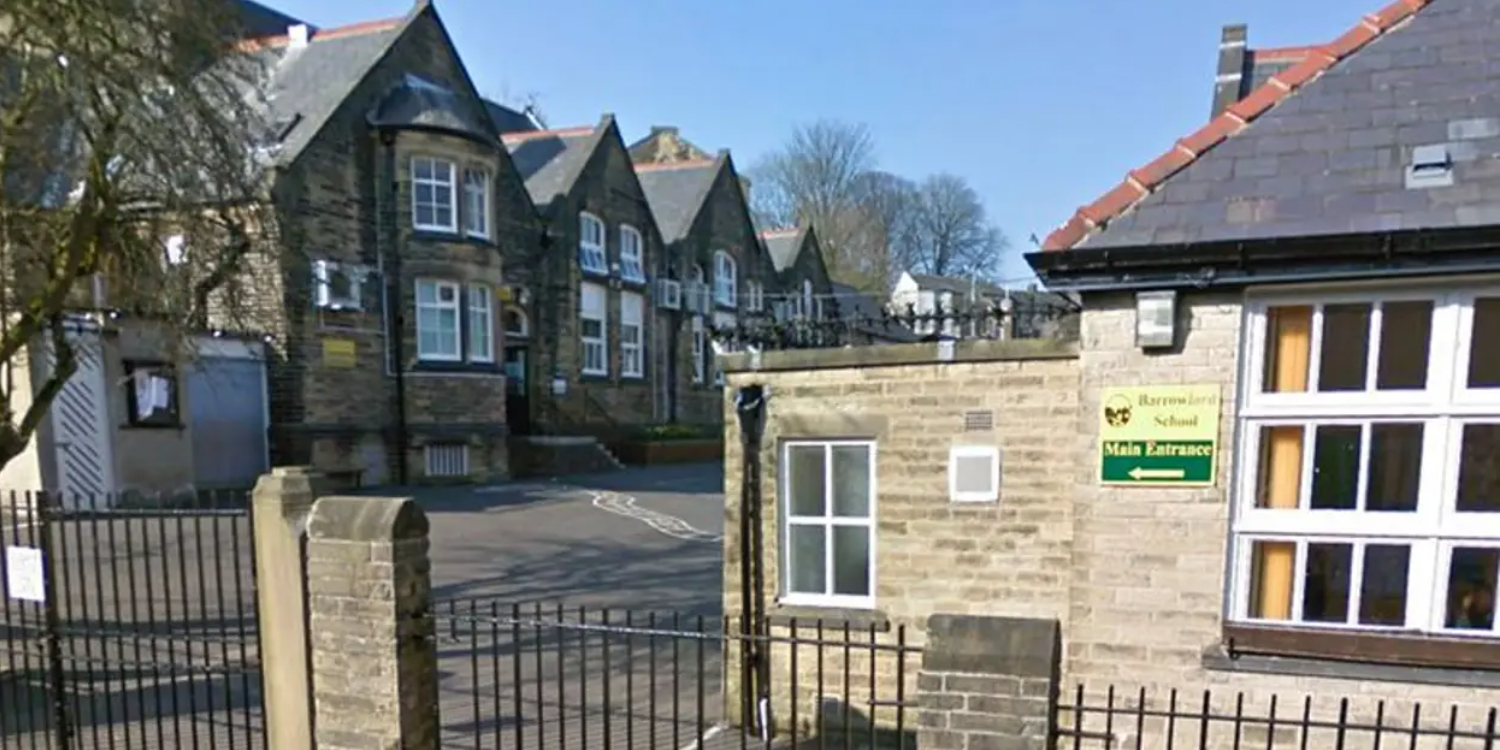 Forældre “raser” over skolens beslutning om at afskaffe kød i kantinen: Opfordrer desuden til kødfrie madpakker