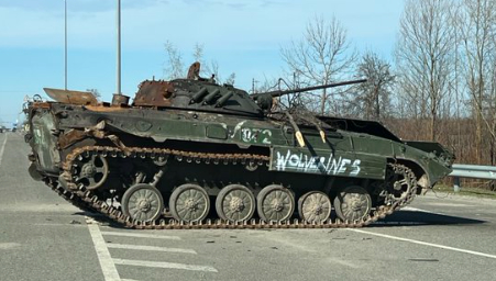 Derfor bliver “Wolverines” skrevet på ødelagte russiske kampvogne