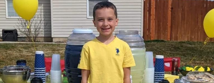 9-årig brugte overskuddet fra sin stand til noget helt særligt: “Det er virkelig hjertevarmende”