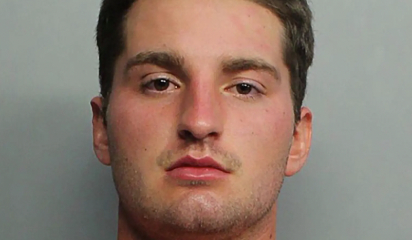 Mand blev tapet fast til sit sæde under flyvetur: Nu er dommen faldet