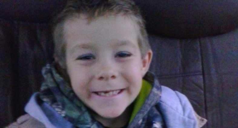 8-årige Nicolas forsvarede sin ven og blev spyttet på: Så fik han en god idé