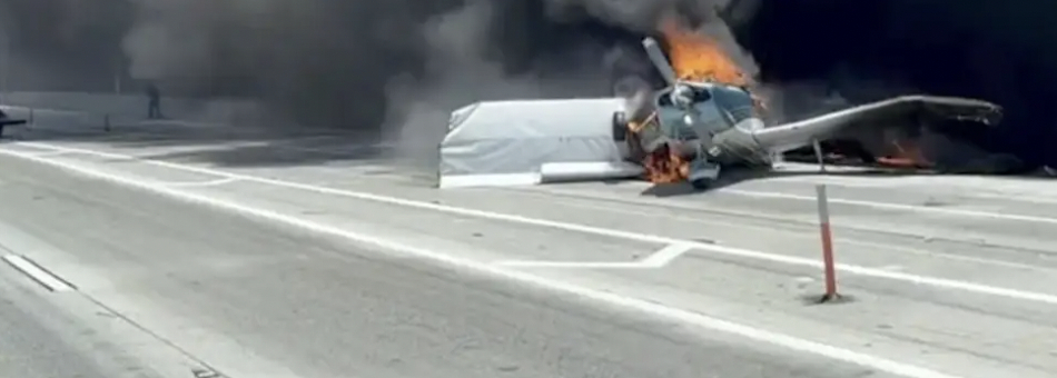 Utrolig video: Pilot foretager heroisk nødlanding på travl motorvej
