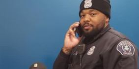 Politibetjent beder kvinde om at holde ind: Indser med det samme, at noget er helt galt