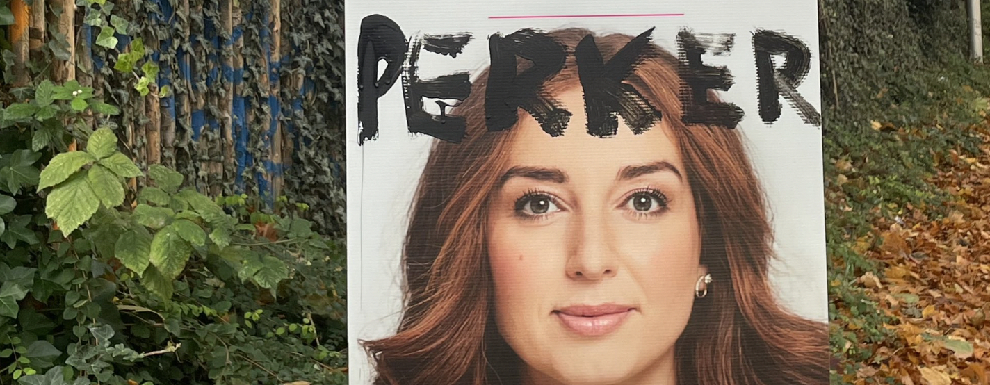 Slem chikane af valgplakater og frivillige: Bliver kaldt “perker” og “luder”