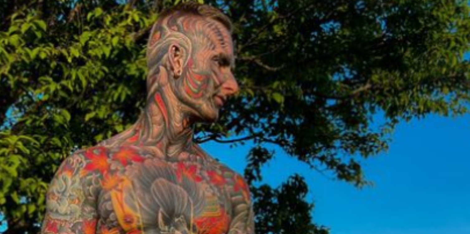 Danske Tristan er tatoveret fra top til tå: Sådan så han ud før