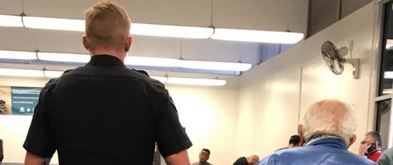 92-årig blev smidt ud af banken: Betjent hyldes for sin reaktion