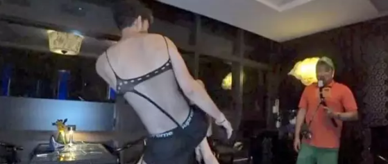 Gav kæresten en lapdance: Nu risikerer han fem års fængsel