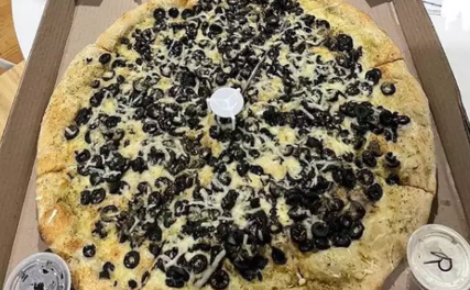 Pizzeria modtog hjerteskærende anmodning fra kunde: Nu hyldes de for deres rørende gestus