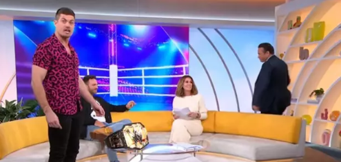 Se videoen her: Wrestler ser rødt midt i live-interview