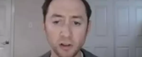 John anholdt for mordet på sin egen far: Fældede sig selv i makaber YouTube-video