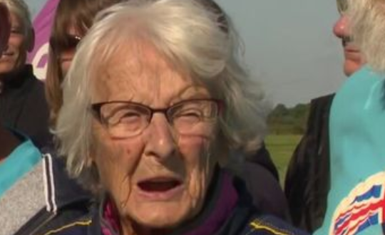 Hun gjorde noget vanvittigt på sin 102-års fødselsdag, og hun gjorde det af en helt særlig grund