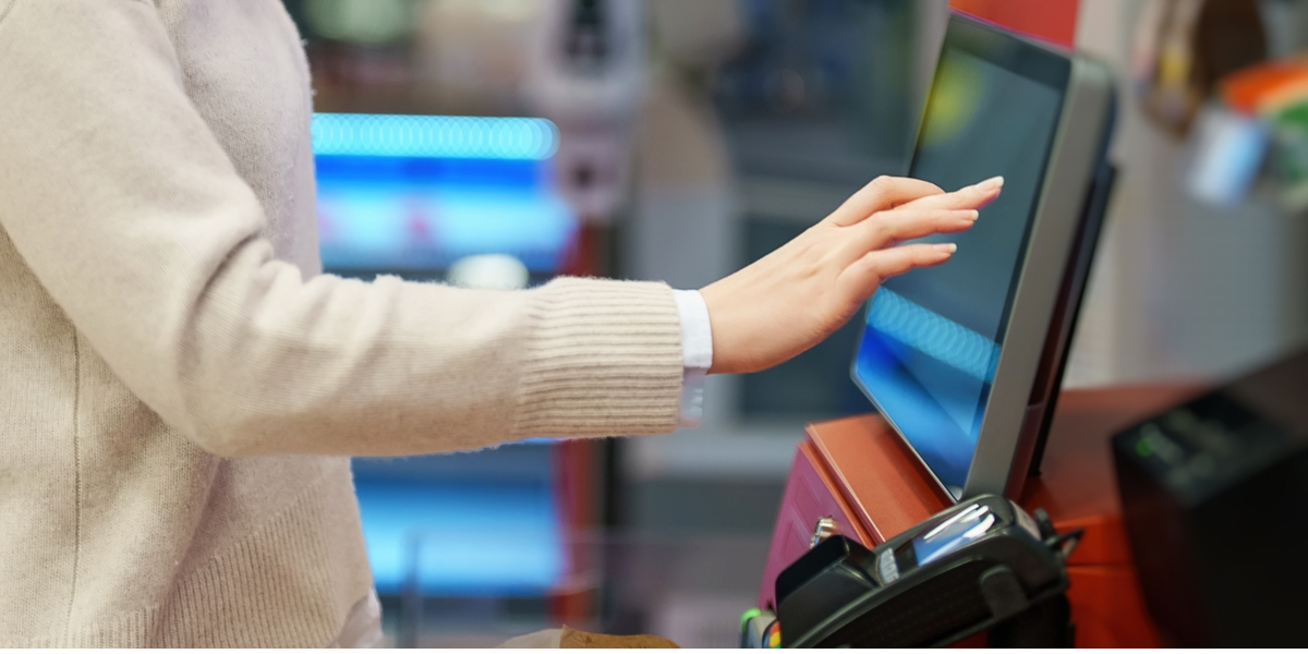 Advokat afslører: Derfor bør du undgå selvbetjeningskasserne i butikker