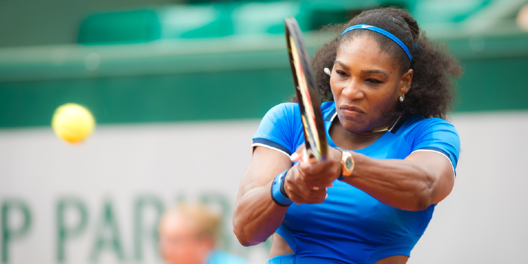‘Græd hele tiden’: Serena Williams bryder sammen over søsters død