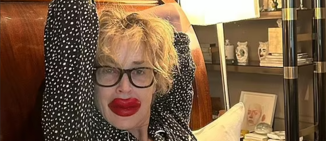 65-årige Sharon Stone er ikke til at kende med sine nye læber