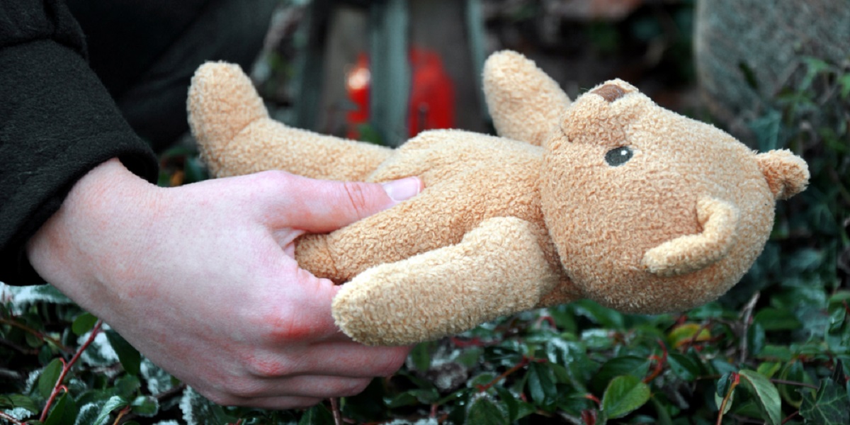 Chokerende nyt om spædbarns død: Forældrene tiltalt for vold og mishandling