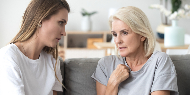Datter nægter at tage til sin mors bryllup: “Ikke efter det hun udsatte mit barn for”