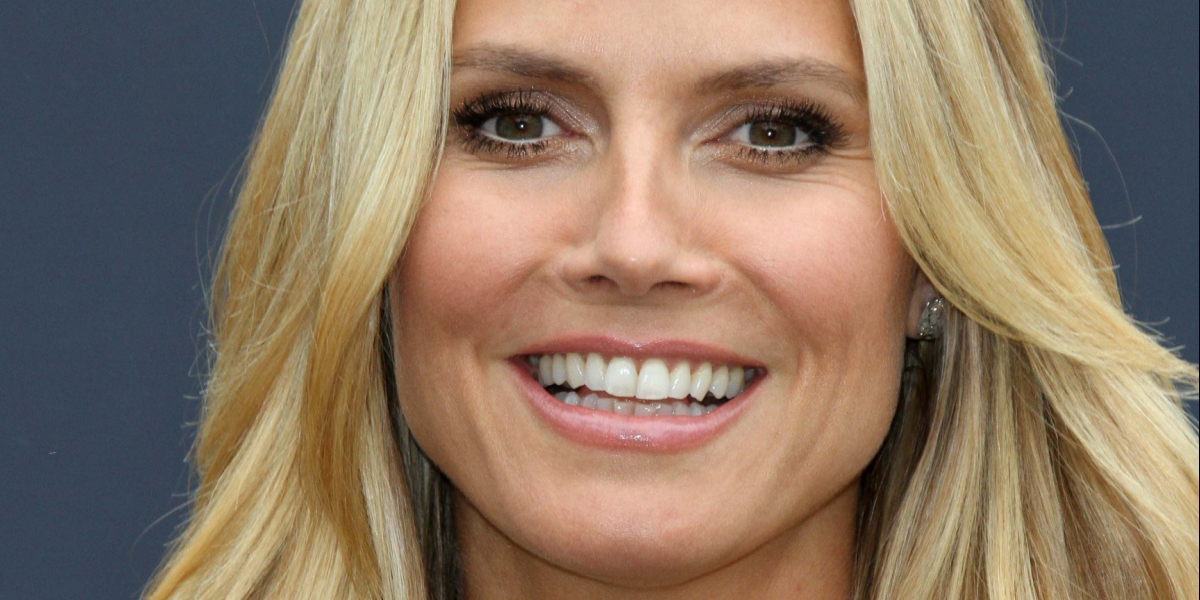 Heidi Klum smider bh’en og deler pikant påskefoto under sydens sol