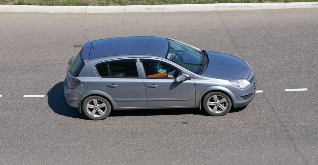 Opel fanget med næsten 700 km/t: Men hastigheden var ikke det eneste, der var ude af kontrol