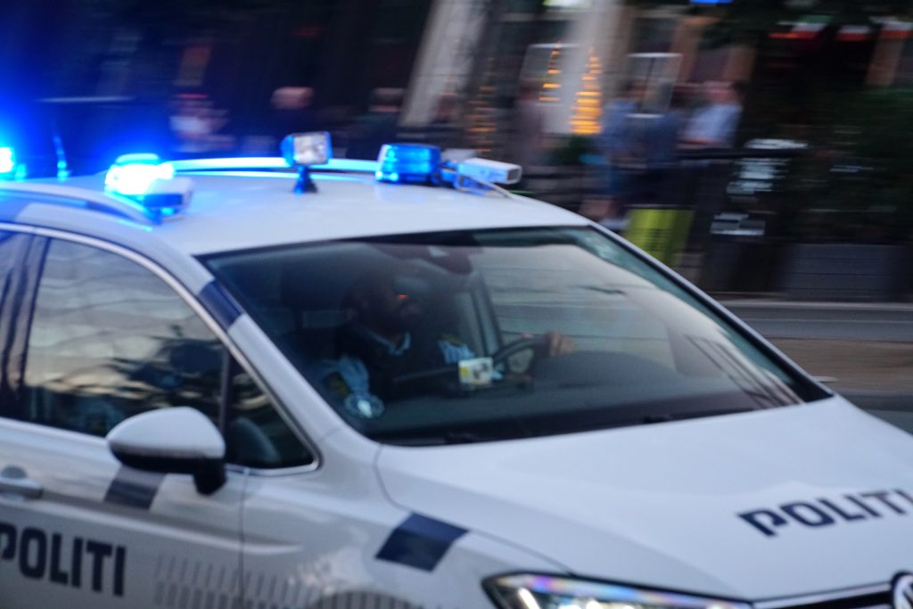 Billist har påkørt flere personer i København: Politiet er massivt til stede