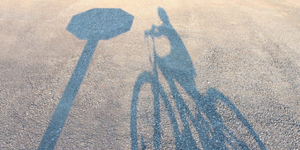 Efterlyser vanvidsbilist: Påkørte 10-årig dreng, og stak af