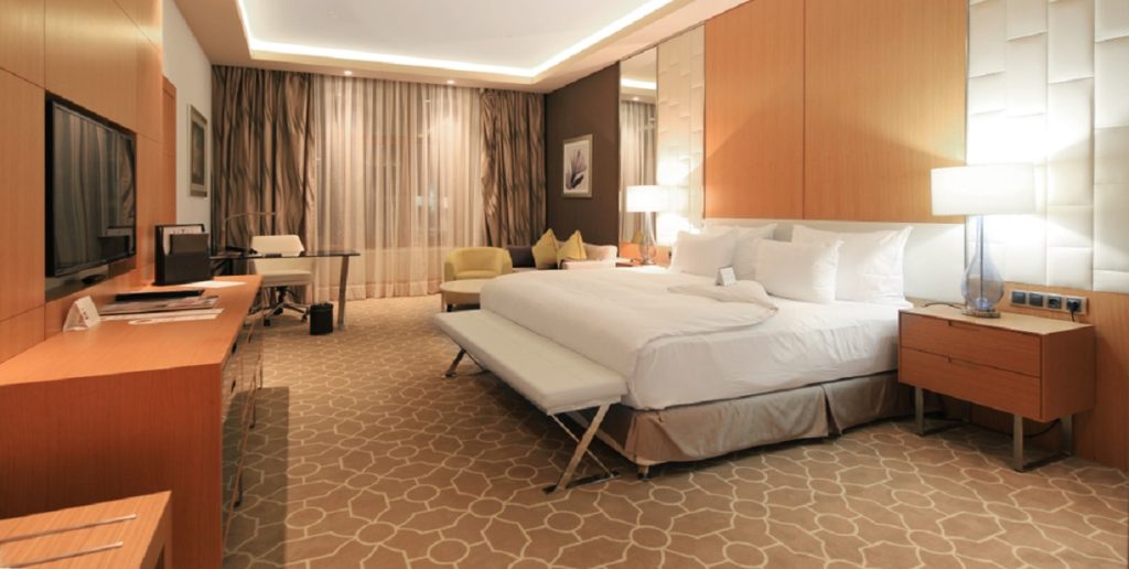 Hotelværelset var ildelugtende: Han fik et kæmpe chok, da han opdagede den uhyggelige årsag