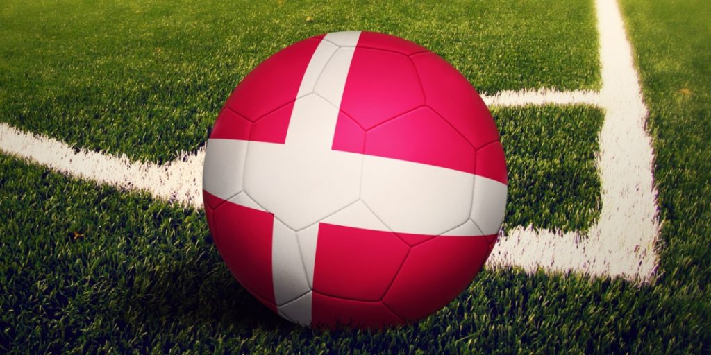 Jubel på fodboldlandsholdet: Dansk stjerne er blevet gift