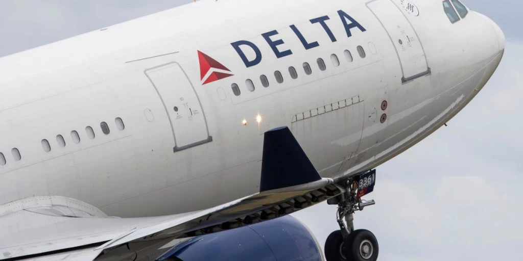 Fly lettede fra dansk ferieparadis – få timer senere er 11 passagerer indlagt