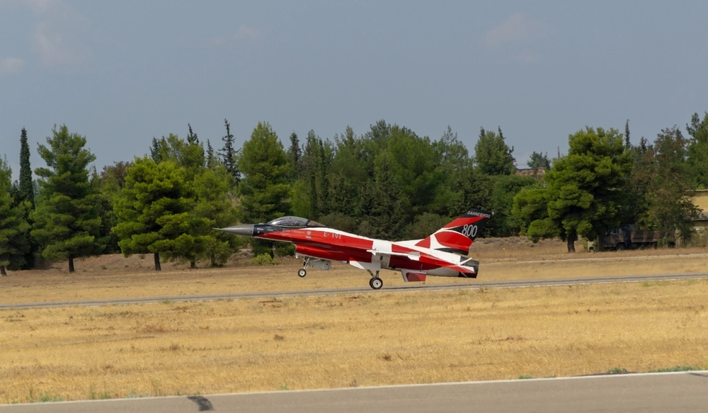 Danmark sælger F-16 fly