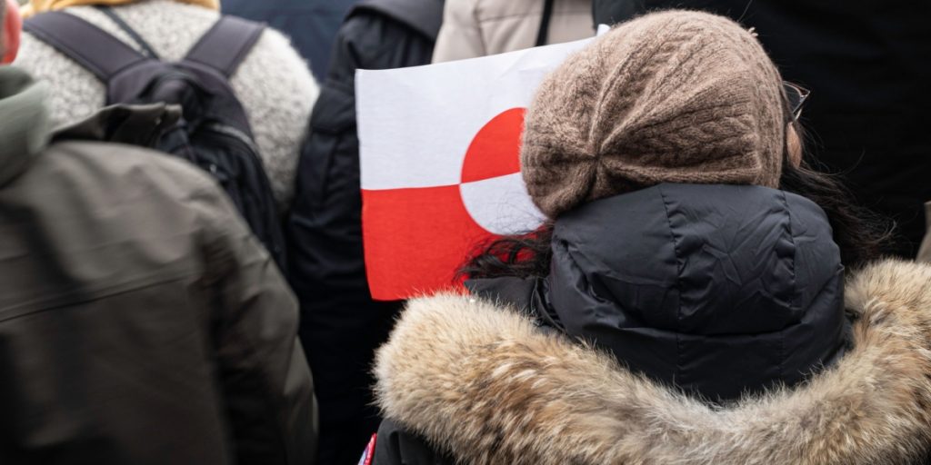 Trump truer: Nu åber kong Frederik endelig munden