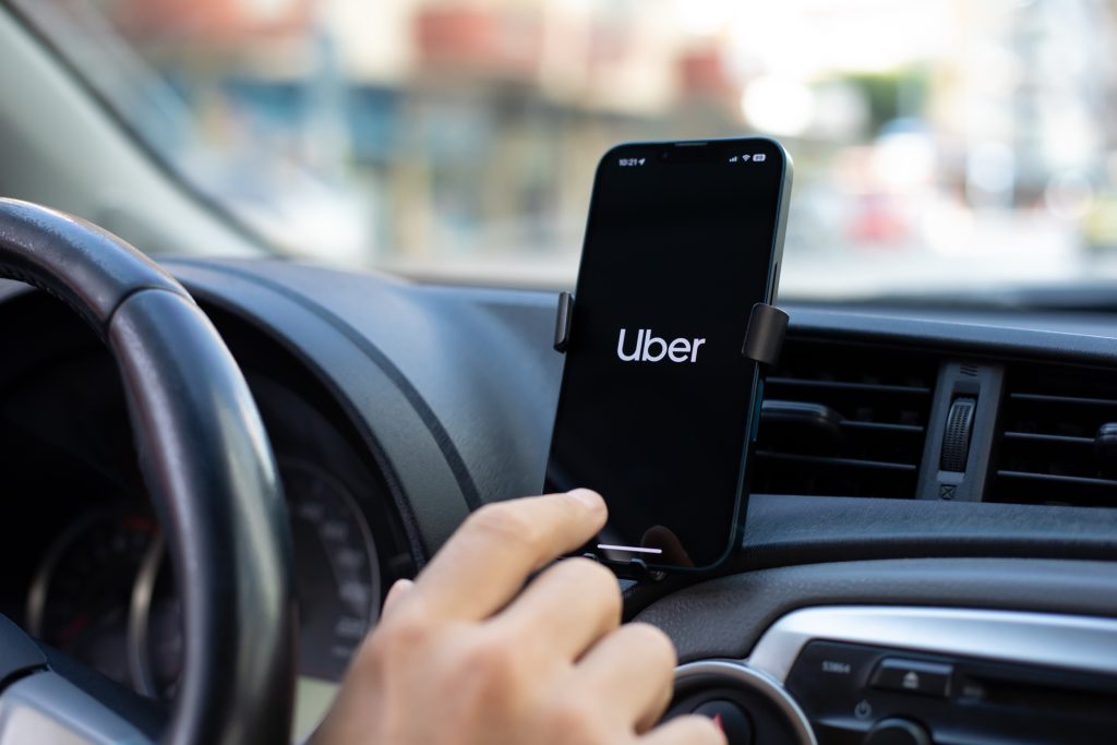 Uber kommer til Danmark: Sluger dette taxaselskab