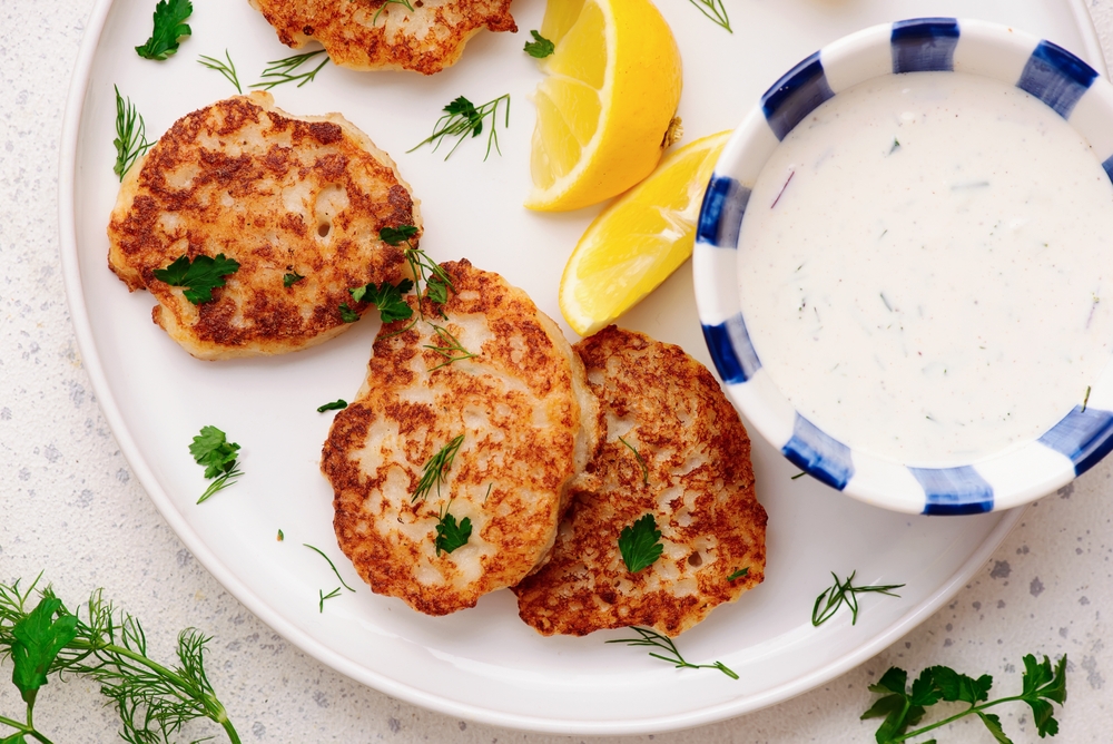 Tilbagekalder fiskefrikadeller efter fund af bakterie