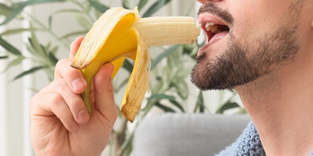 59-årig mand spiste 3 bananer efter aftensmadsen hver dag i et år: Da han hørte lægens ord, fik han et chok