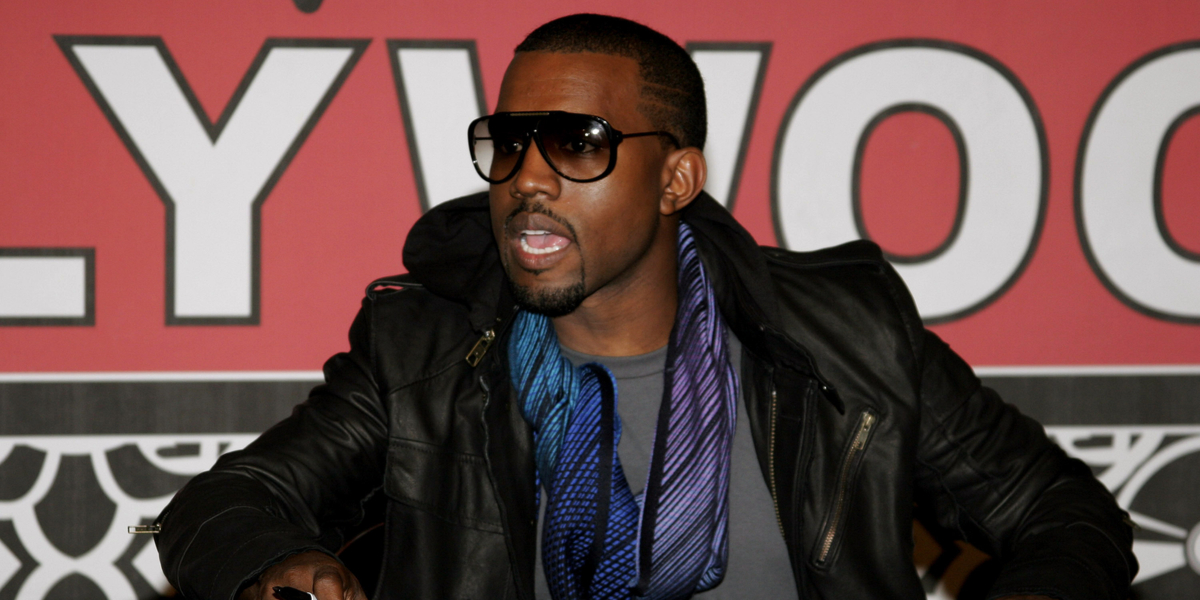 Flygter fra Kanye West: Han lider af paranoia