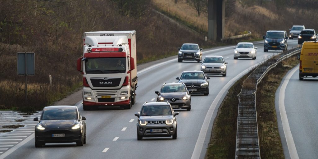 Hver tredje gør det i trafikken: Kan resultere i store bøder og alvorlige ulykker