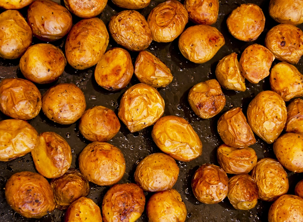 Du har gjort det forkert hele dit liv: Sådan laver du perfekt ovnstegte kartofler – hver gang