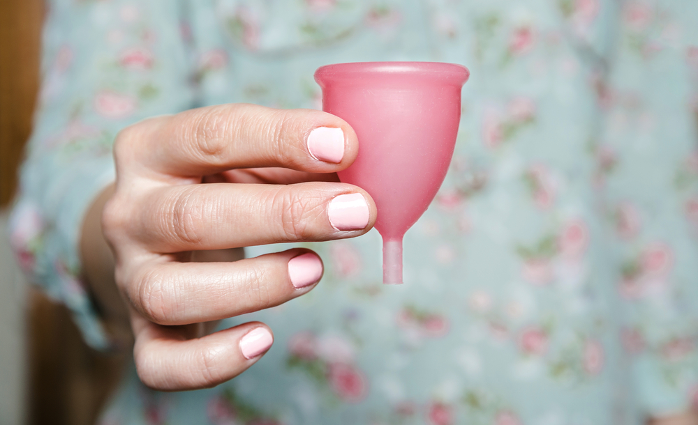 Kvindelig helseguru forarger på nettet: ‘Drik jeres menstruationsblod’