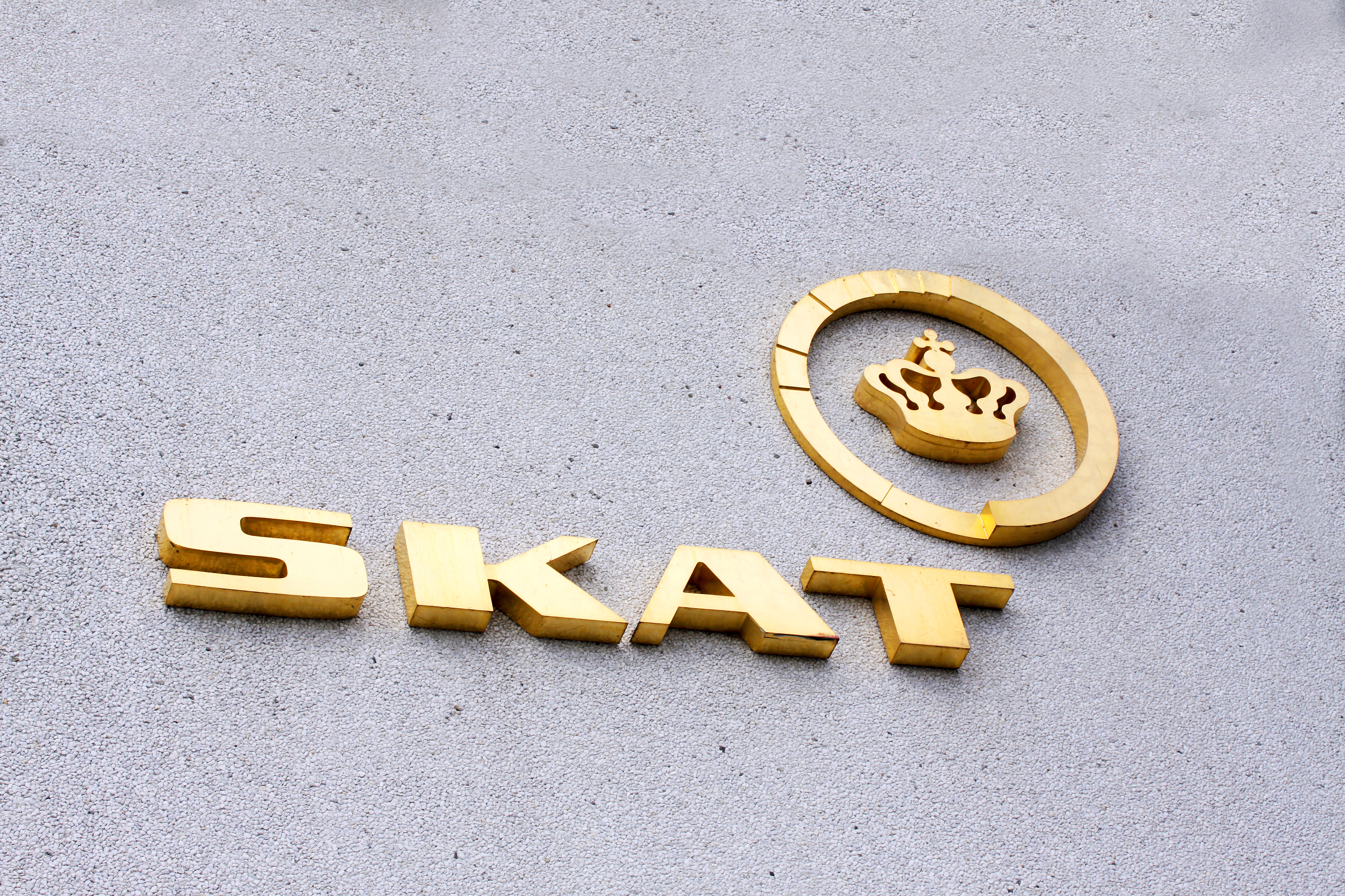 Skat advarer: Svindlere udgiver sig for at være os