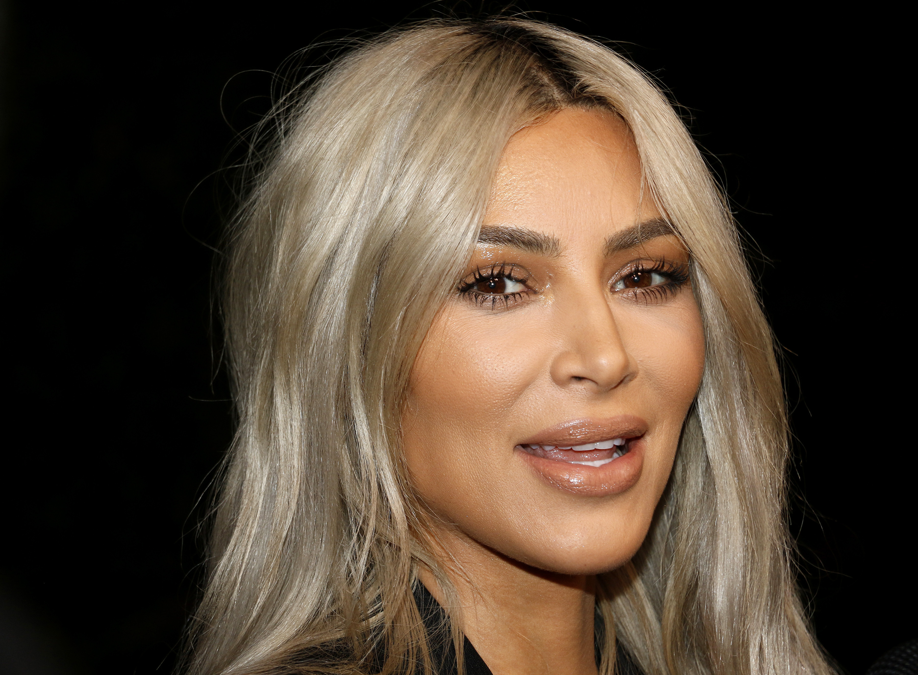 Se de frække fotos: Nøgen Kim Kardashian deler nye saftige billeder