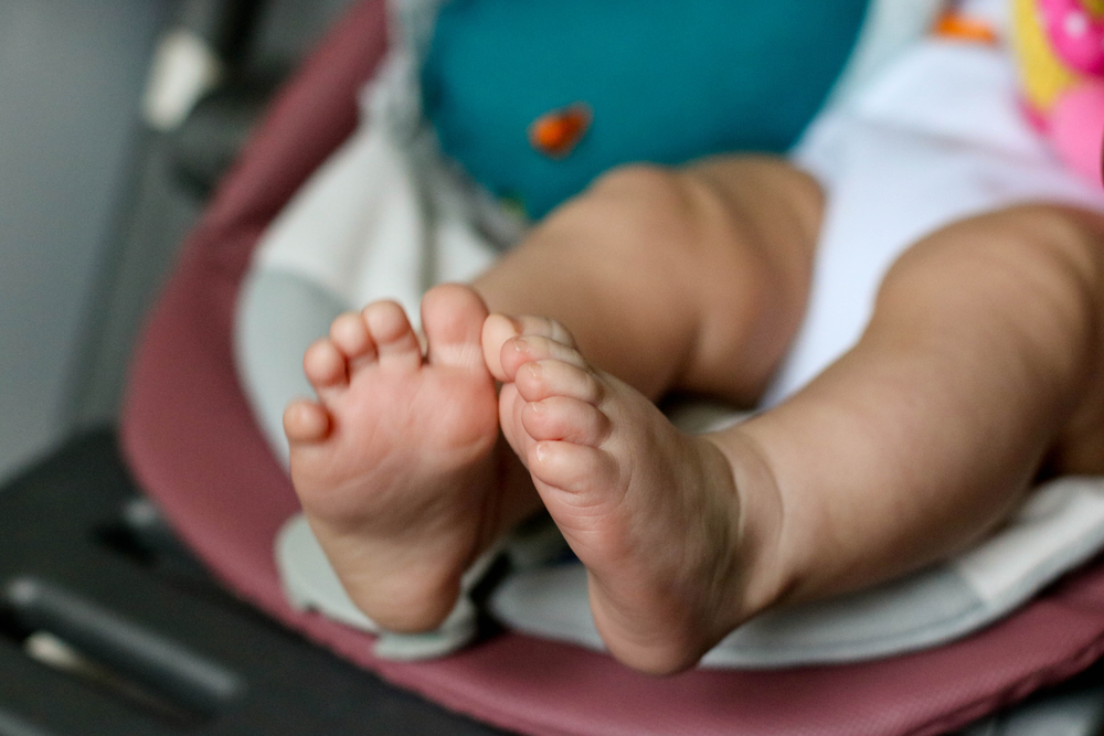 22 dage gammel baby fundet død i autostol – mor var på restaurant