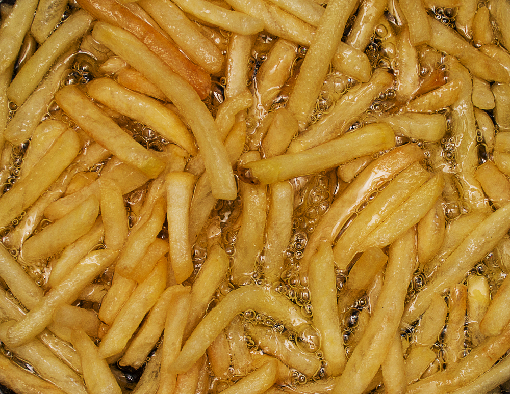 Østjysk kvinde ville lave pomfritter – kort efter bankede hun på hos alle naboerne