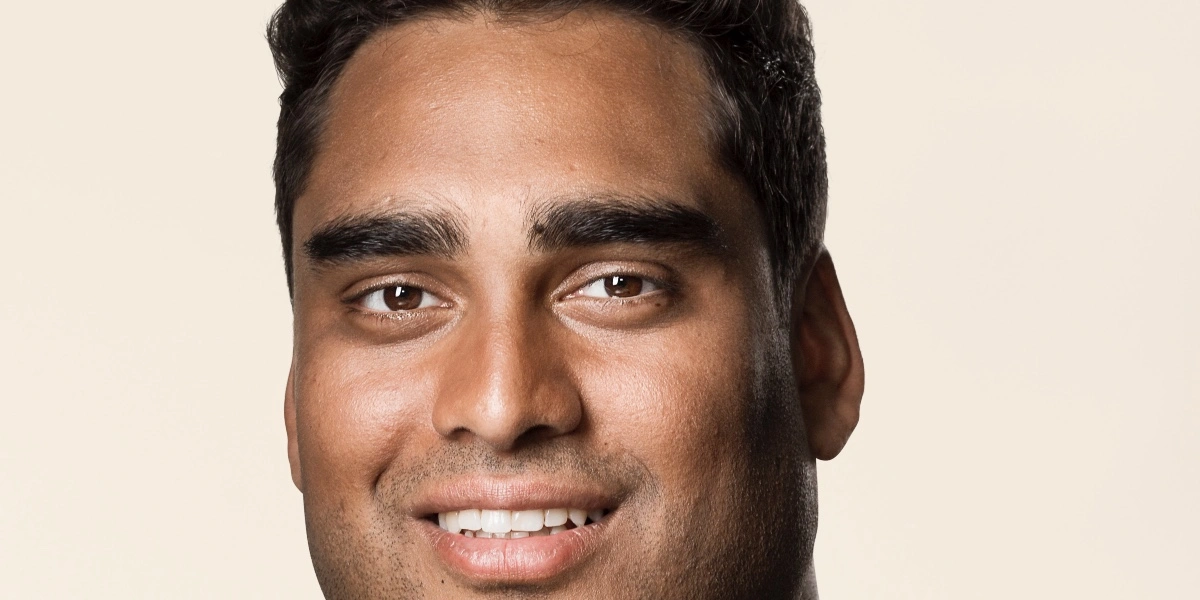Sikandar Siddique raser mod regeringen: De vil kun hjælpe ‘vores hvide naboer’