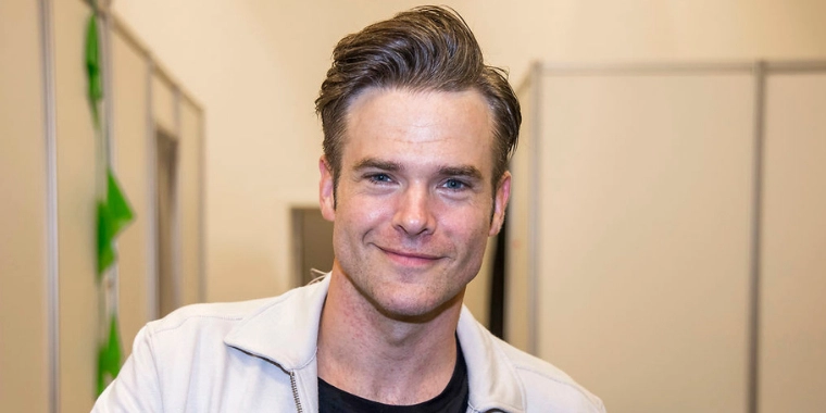 Silas Holst skal giftes