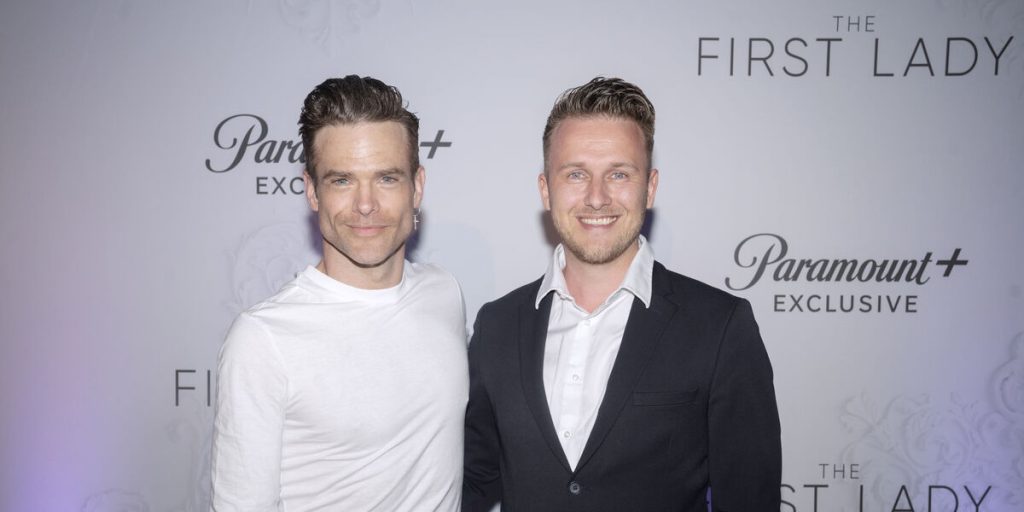 Begejstret Silas Holst deler kæmpe nyhed: “I dag må det siges højt”