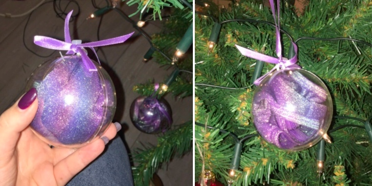 Alex’ mormor lavede pinlig brøler med juletræet: Julekuglerne gemte på noget ‘frækt’